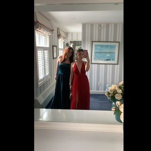 Red Windsor prom dress❤️
